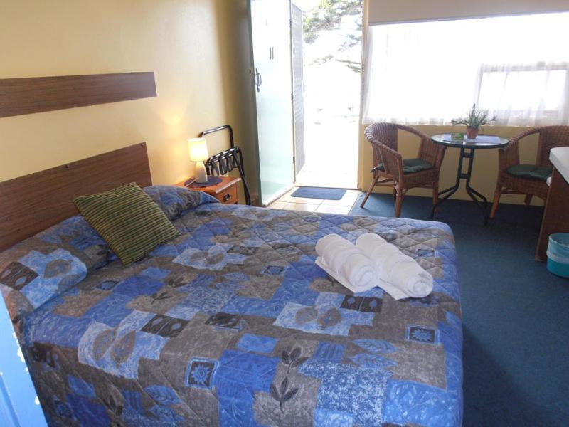 Black Swan Waterfront Motel (Adults Only) Swansea Ngoại thất bức ảnh